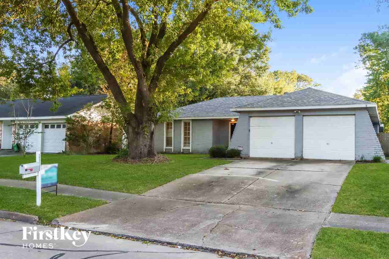 16310 Forest Bend Ave - Photo 2 of 15