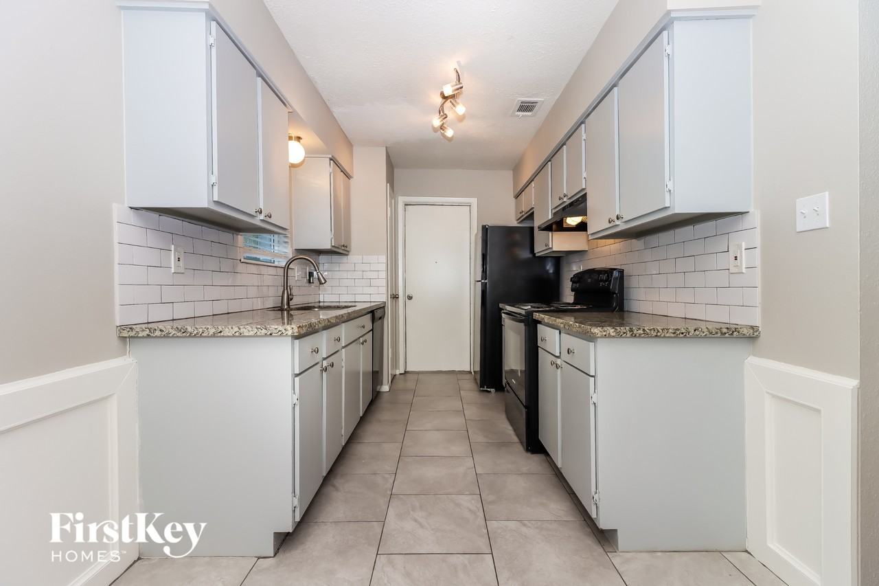 16310 Forest Bend Ave - Photo 7 of 15