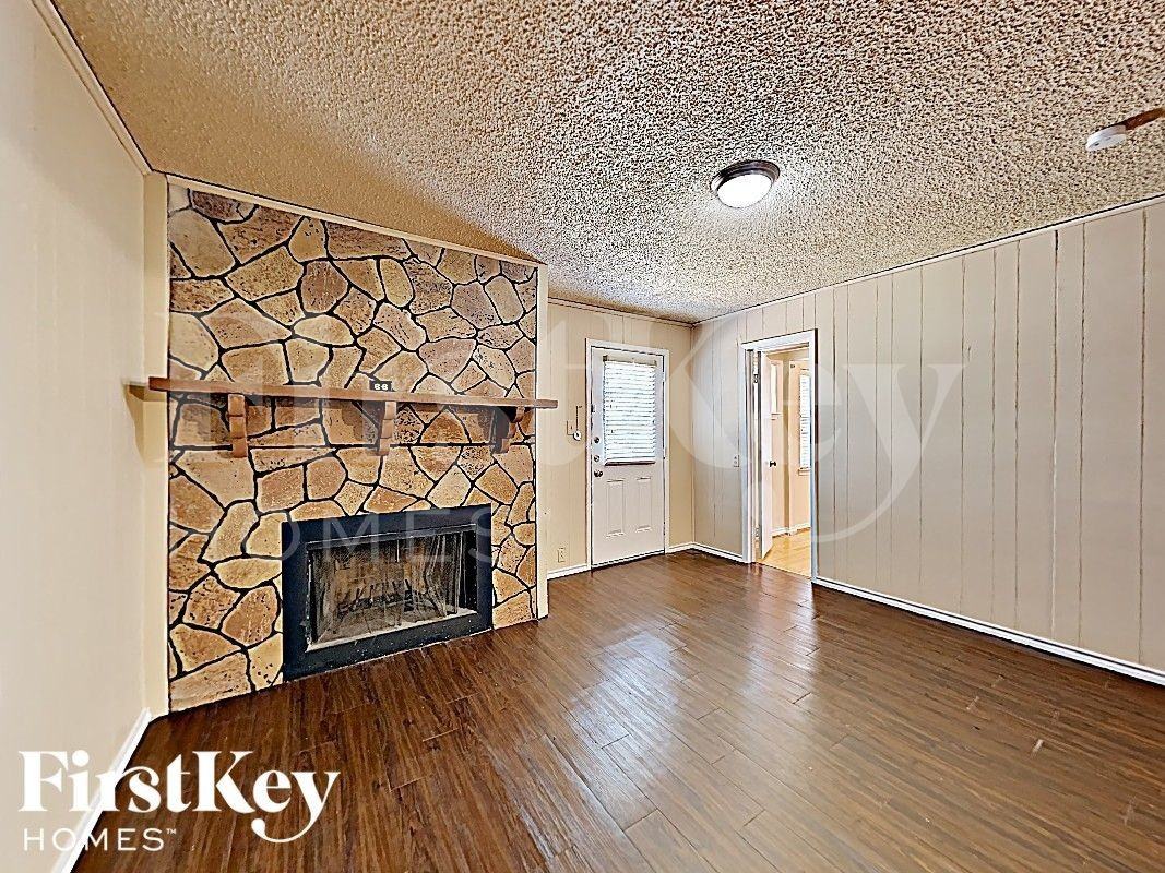13630 Onyx Ln - Photo 2 of 17