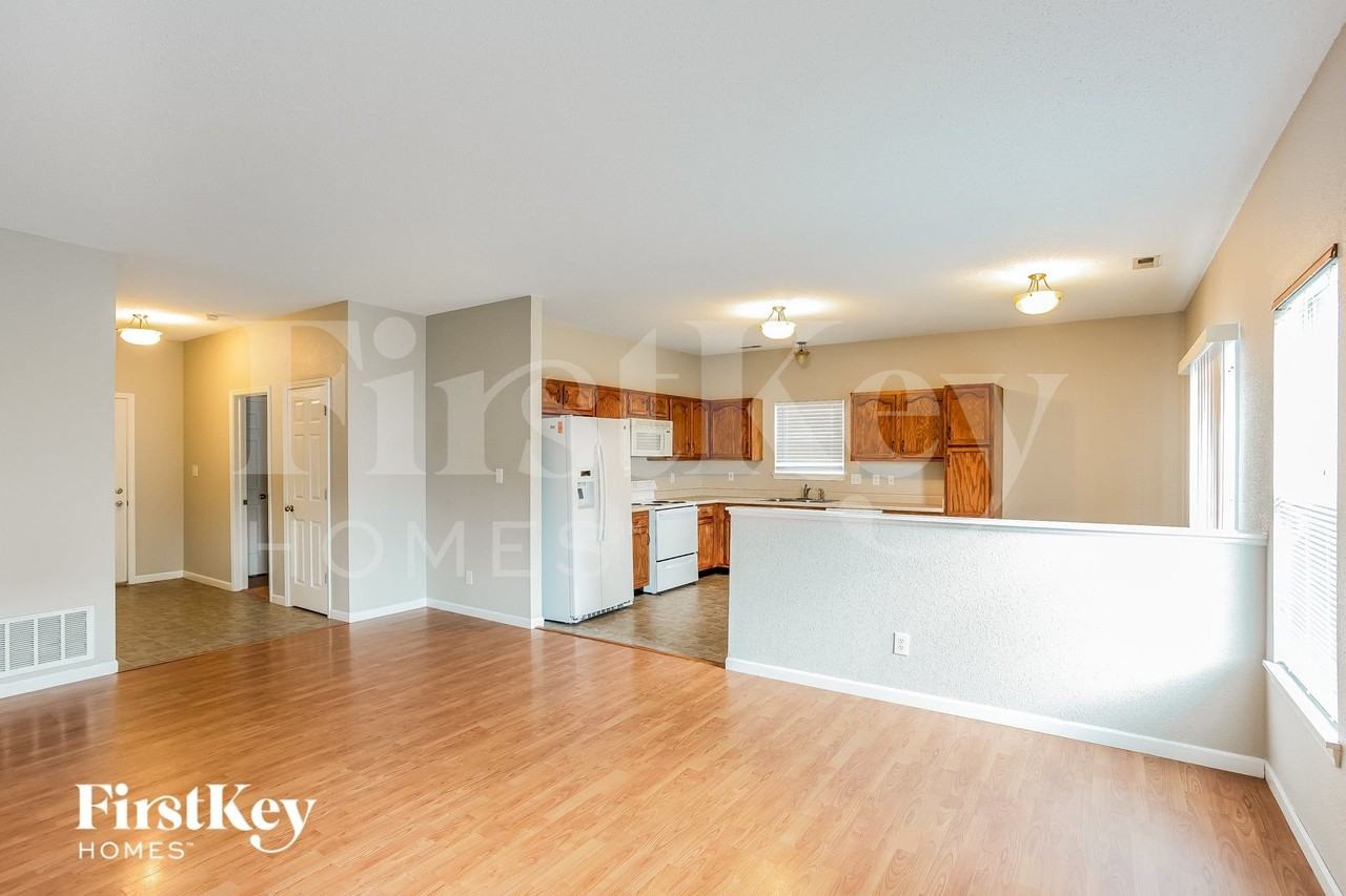 12261 Running Springs Rd - Photo 4 of 15