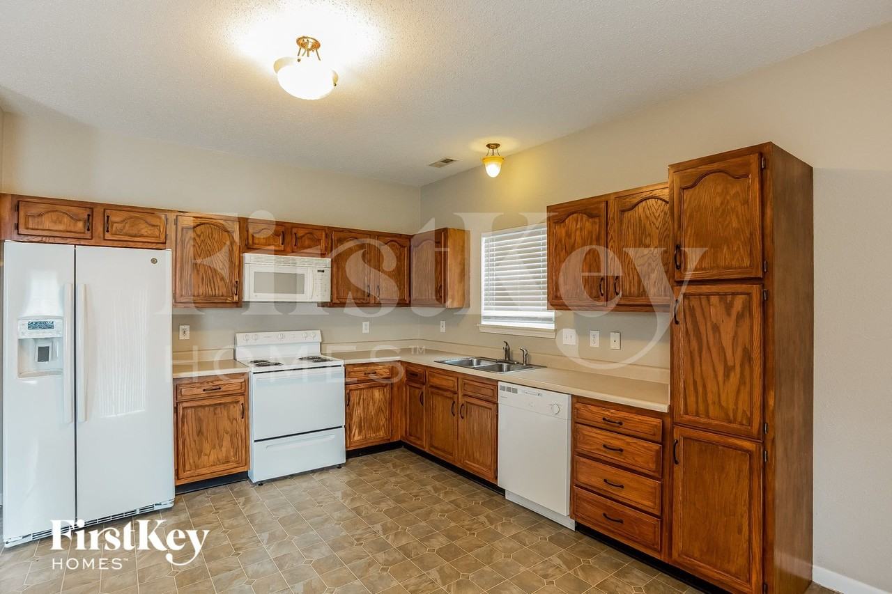 12261 Running Springs Rd - Photo 5 of 15