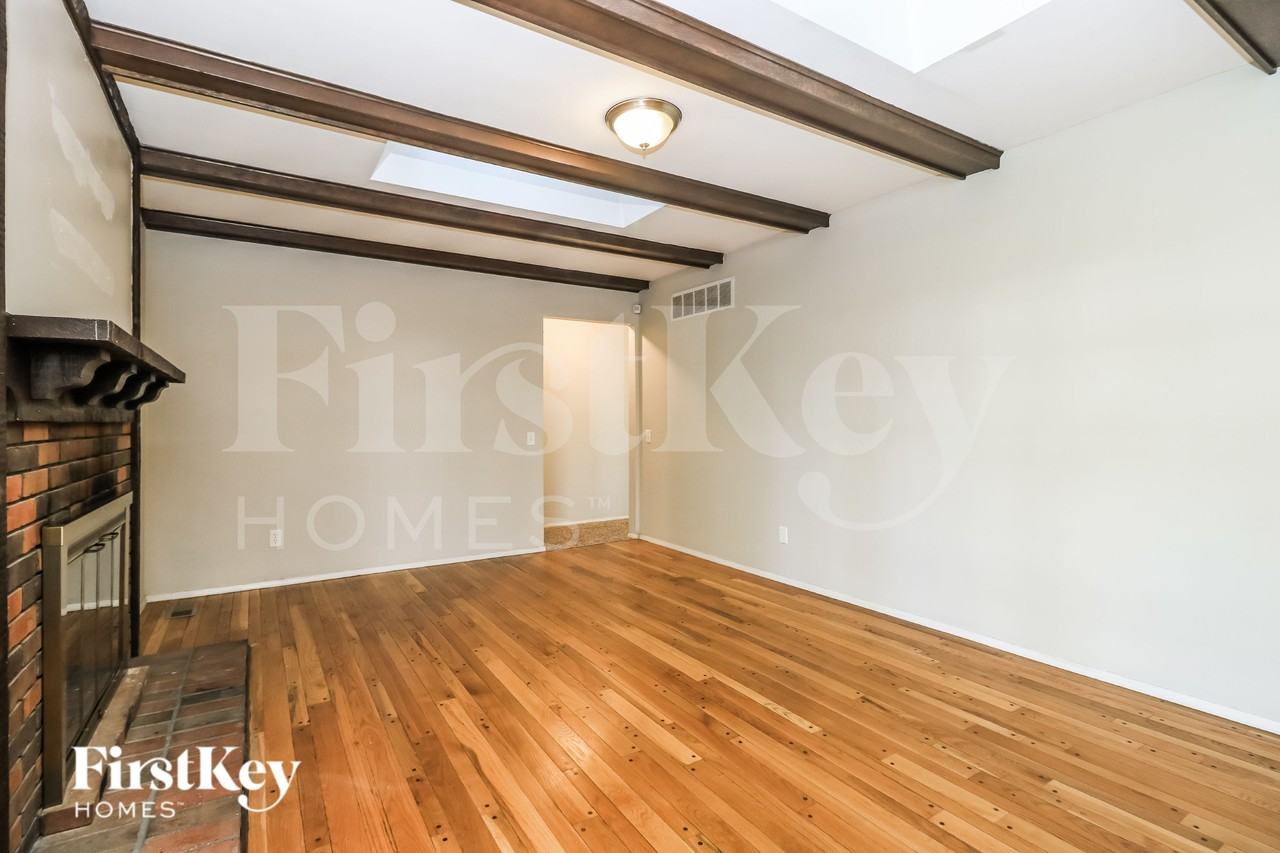 12040 Maidstone Ct - Photo 7 of 16