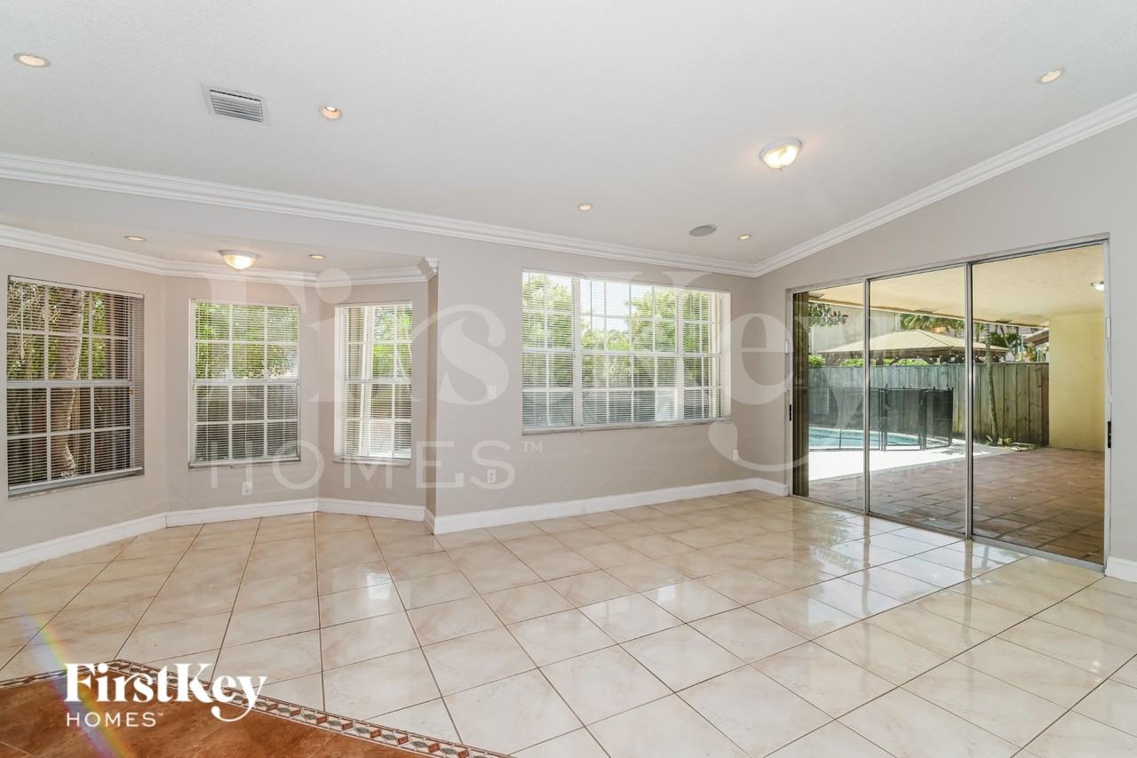 10901 Swplace - Photo 3 of 17