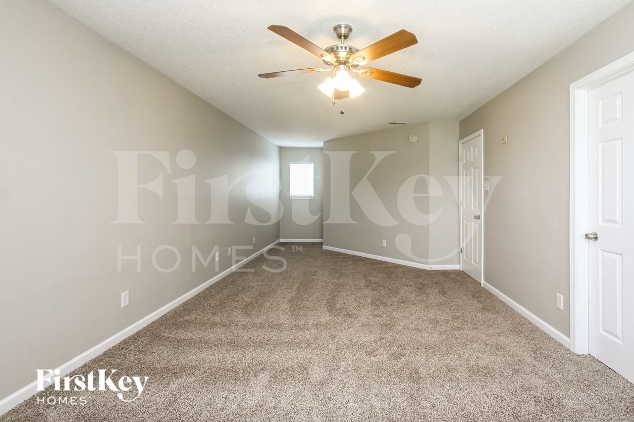 10672 Glenayr Dr - Photo 7 of 16