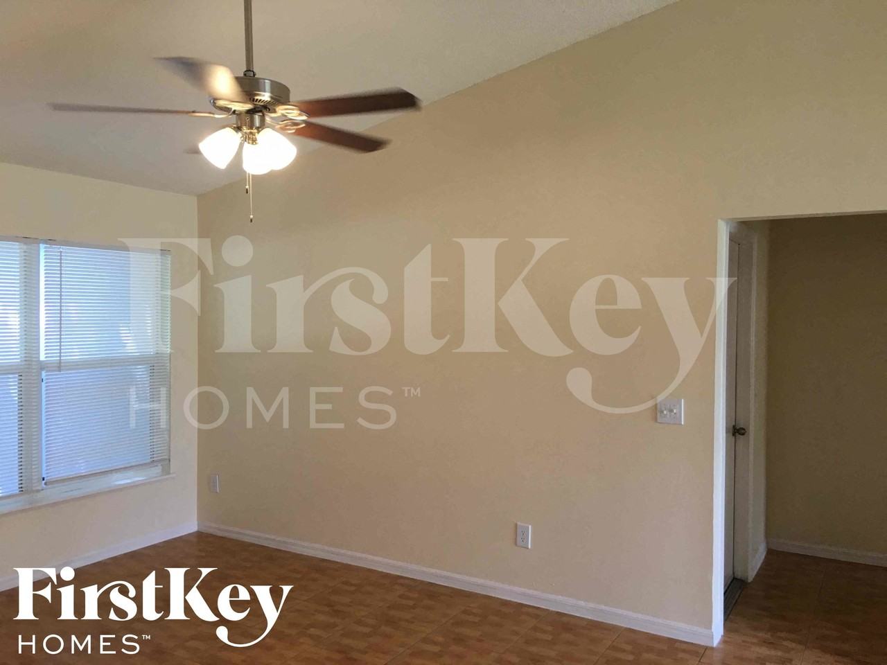 1011 Coatbridge Dr - Photo 3 of 12