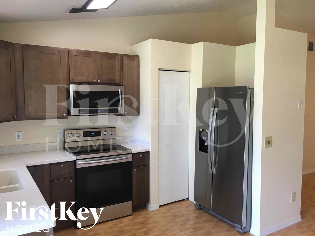 1011 Coatbridge Dr - Photo 5 of 12