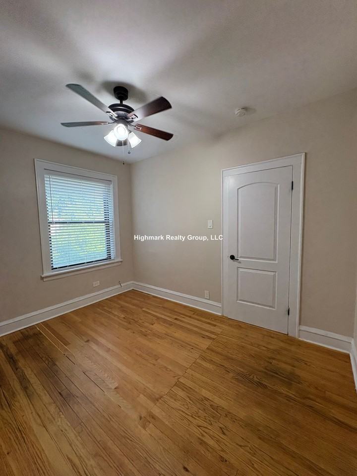 718 Reba Pl #2ON - Photo 7 of 11
