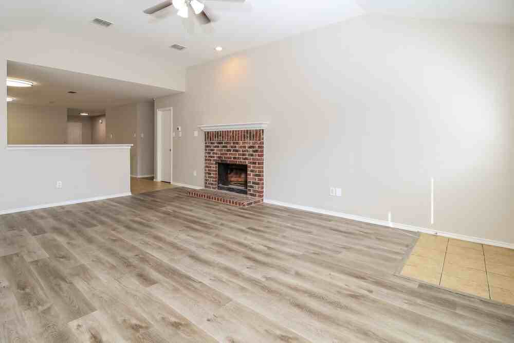 9104 Chisholm Trl - Photo 3 of 17