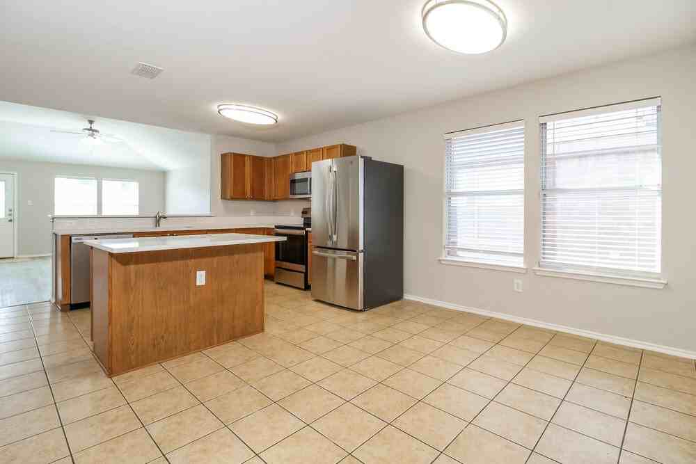 9104 Chisholm Trl - Photo 5 of 17