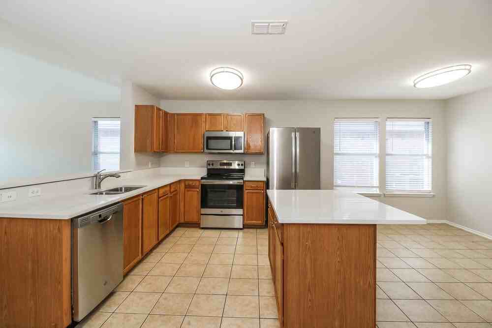 9104 Chisholm Trl - Photo 6 of 17