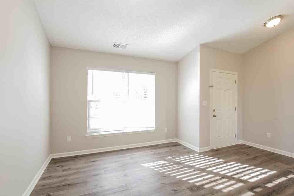 2000 Chapel Creek Rd - Photo 6 of 17