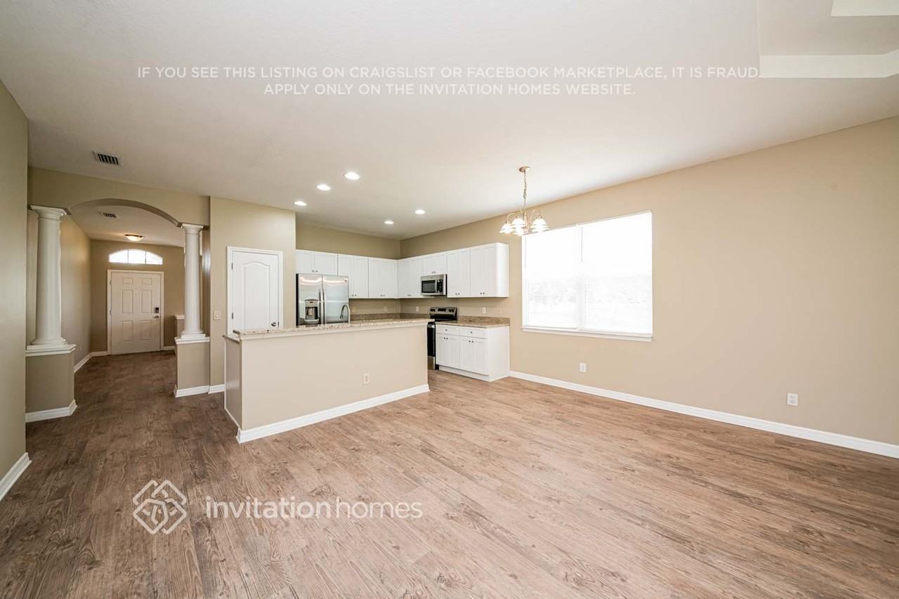 5015 Lakehurst Ct - Photo 5 of 17
