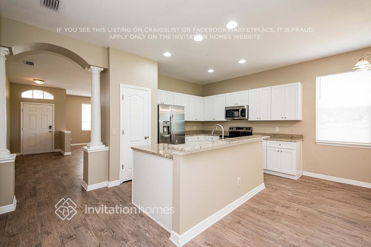 5015 Lakehurst Ct - Photo 7 of 17