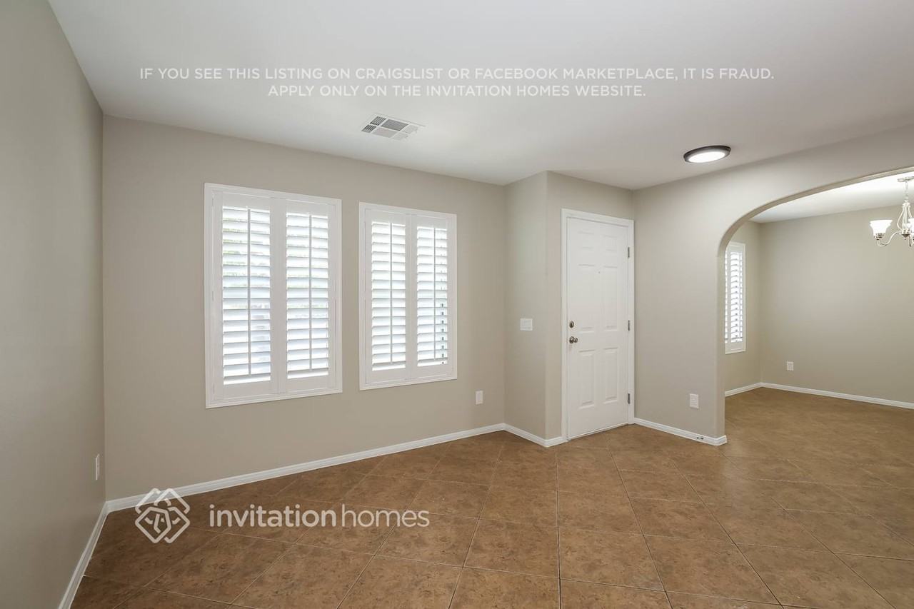 5349 Santa Fe Heights St - Photo 2 of 16