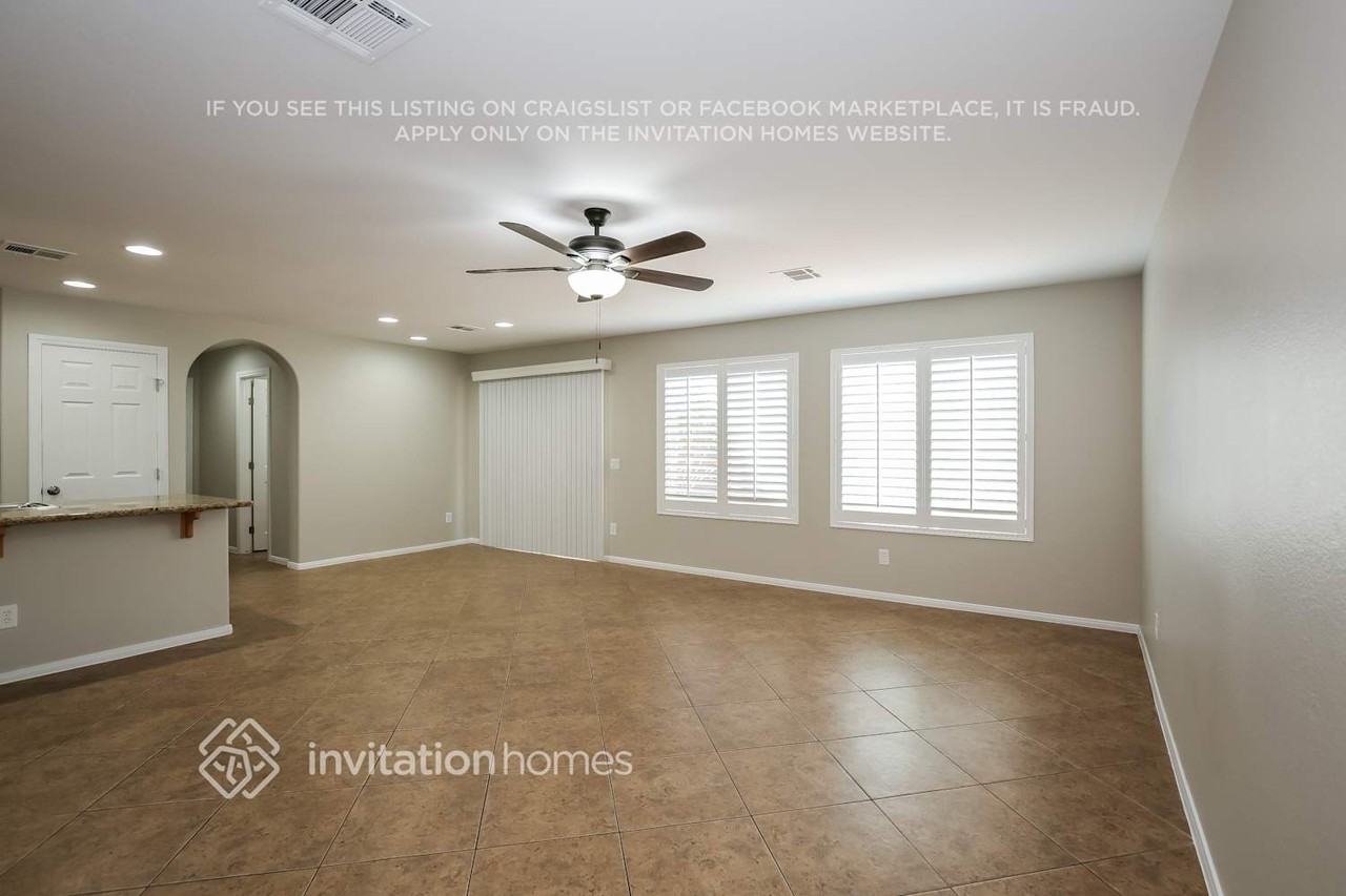5349 Santa Fe Heights St - Photo 4 of 16