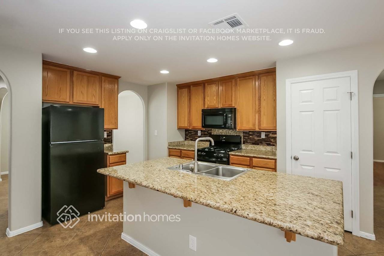 5349 Santa Fe Heights St - Photo 6 of 16