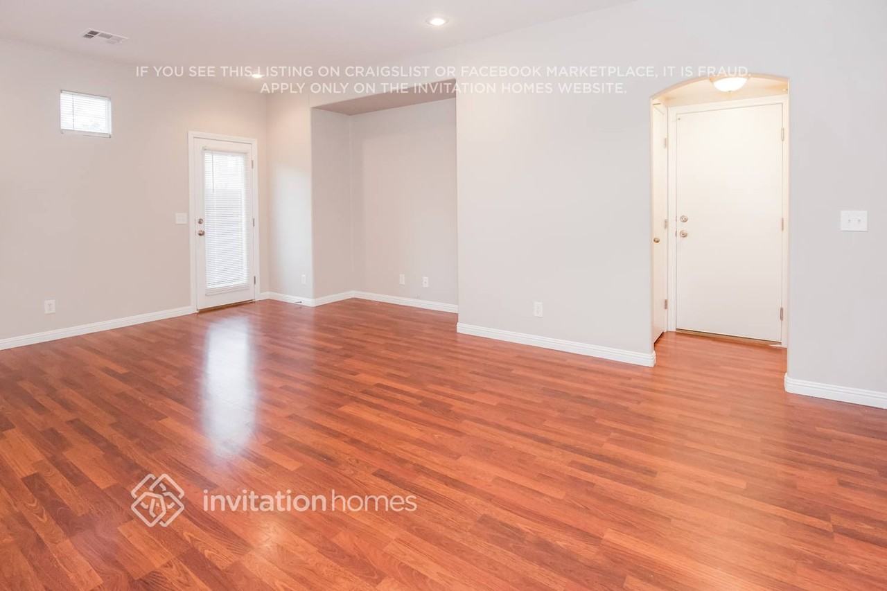 7447 Manfre St - Photo 3 of 14
