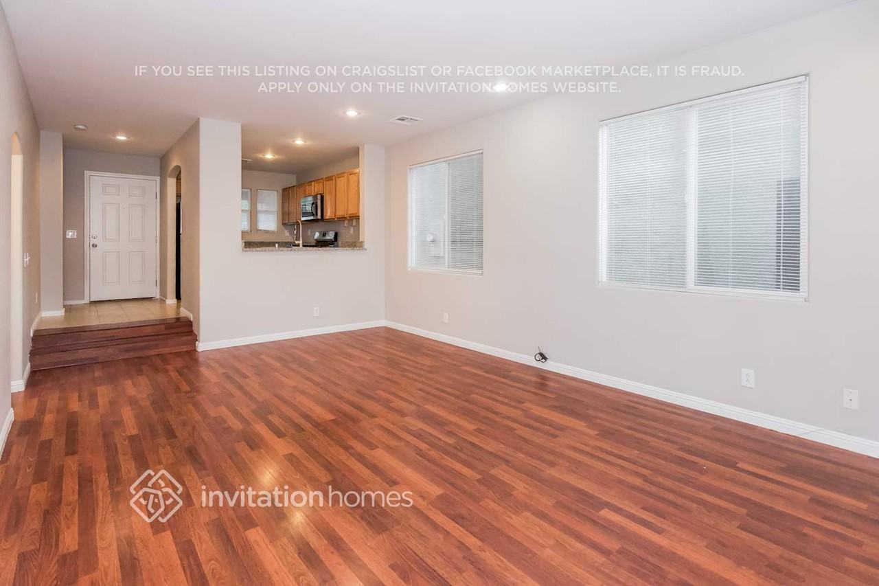 7447 Manfre St - Photo 5 of 14