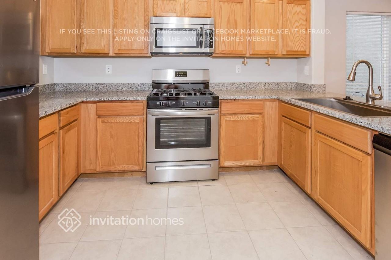 7447 Manfre St - Photo 6 of 14
