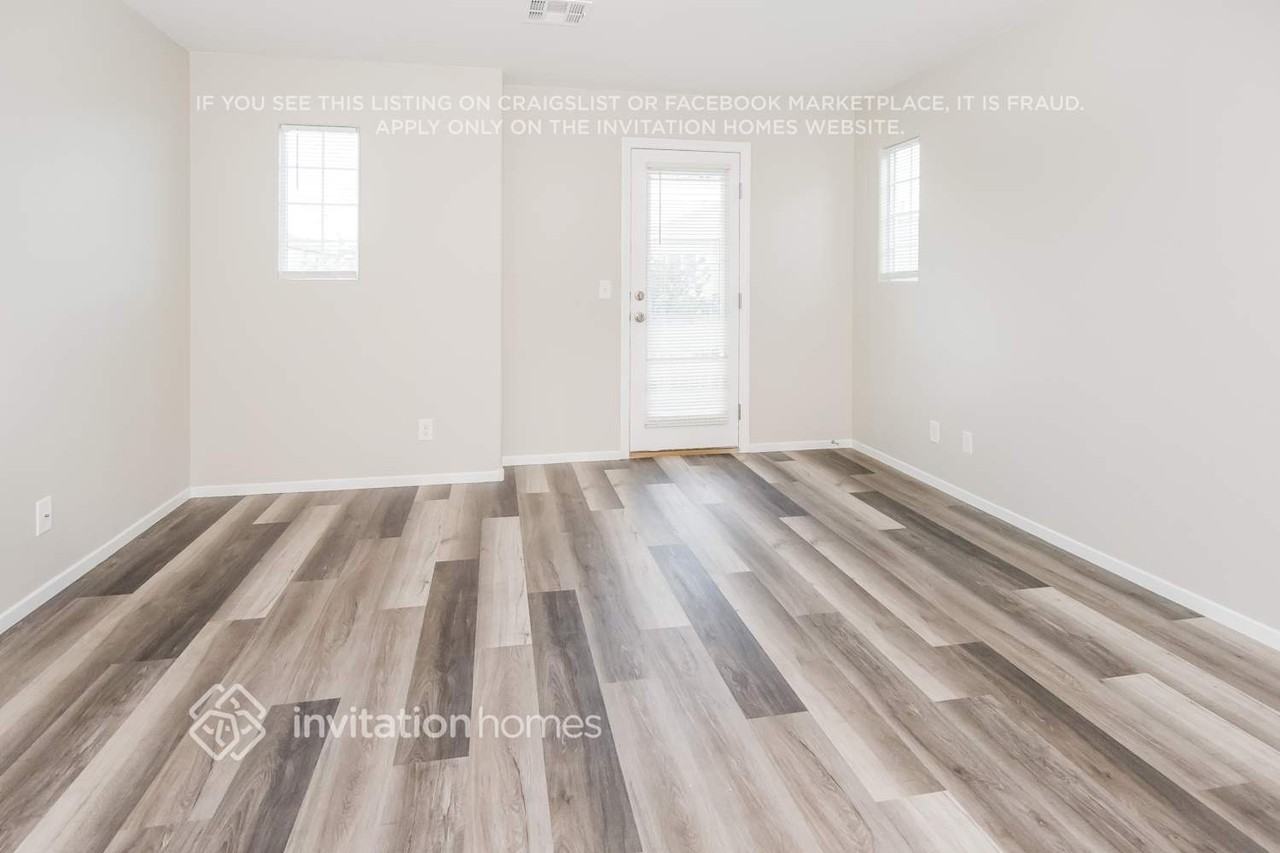 7447 Manfre St - Photo 7 of 14