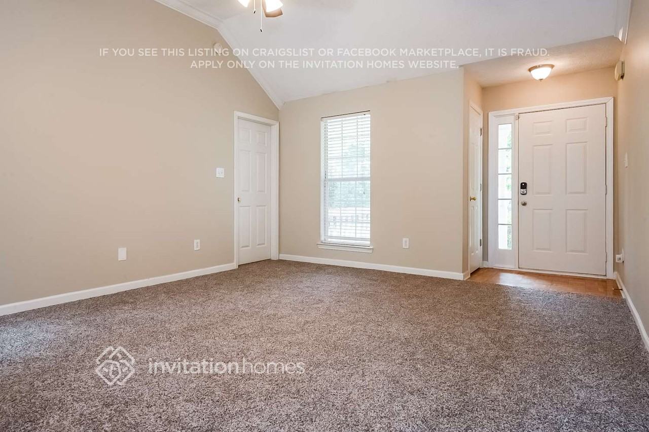 145 Stoney Brook Way - Photo 3 of 20