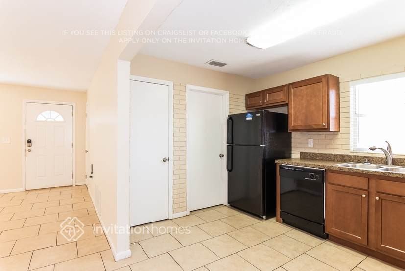 3508 40th Ave W - Photo 4 of 22