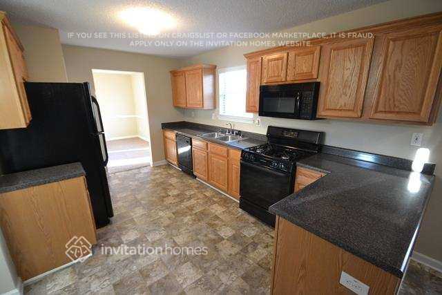 103 Silvergrass Dr - Photo 4 of 9
