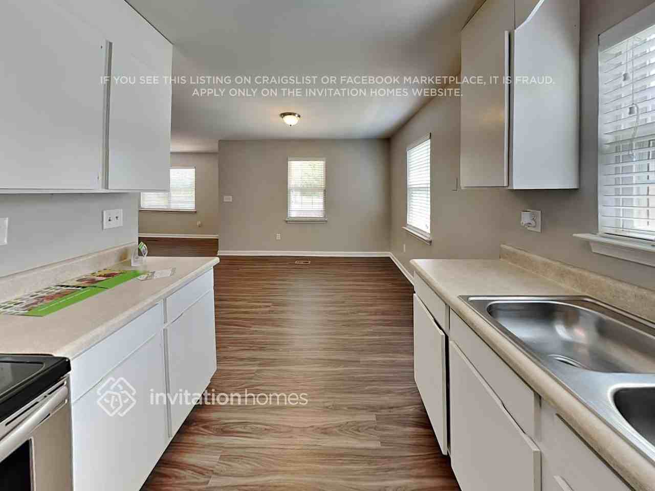 1921 Allen St - Photo 6 of 16