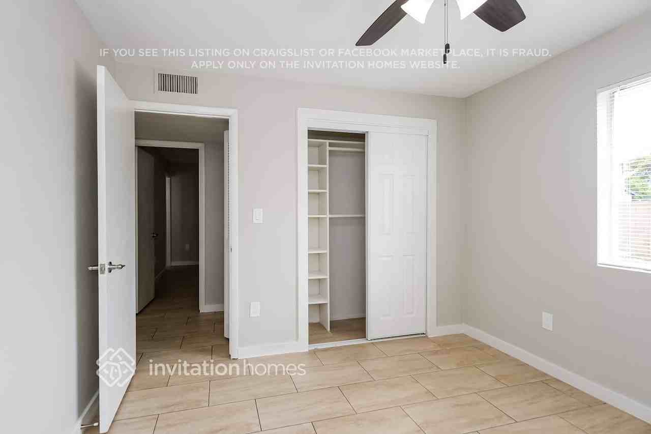 2211 N 54th Ln - Photo 7 of 14