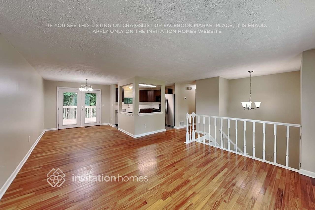 390 Hembree Forest Cir - Photo 4 of 19