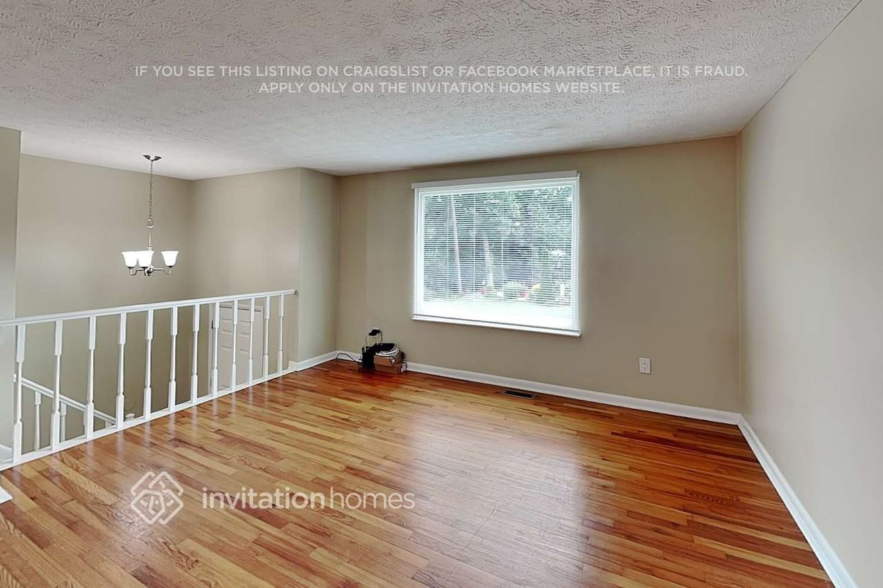390 Hembree Forest Cir - Photo 5 of 19