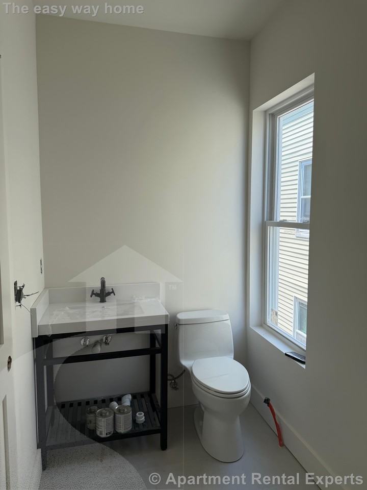 82 Marion St #1 - Photo 2 of 7