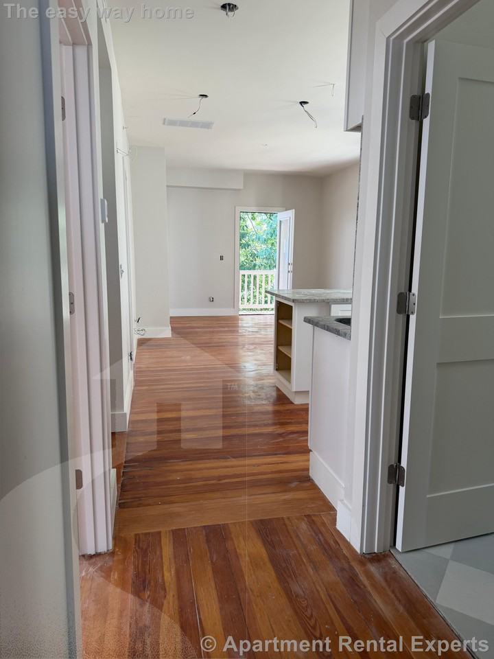 82 Marion St #1 - Photo 4 of 7
