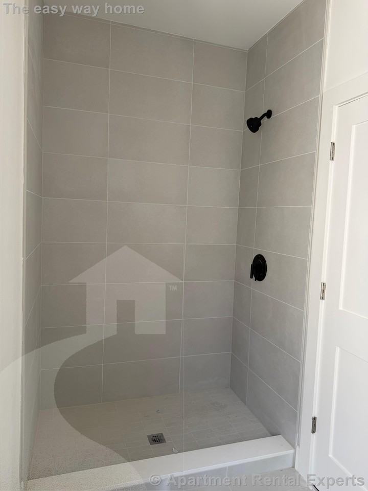 82 Marion St #1 - Photo 6 of 7