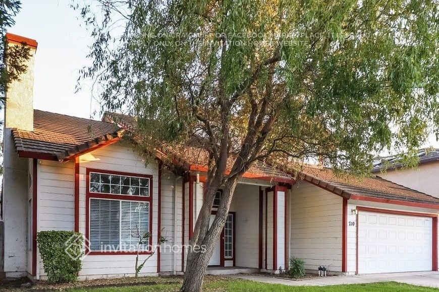 710 Jonquil Dr - Photo 2 of 19