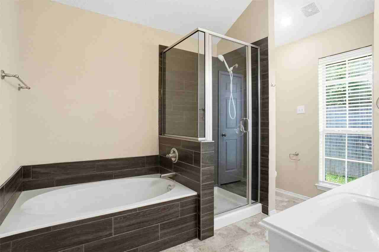 6701 Driffield Cir W - Photo 6 of 15