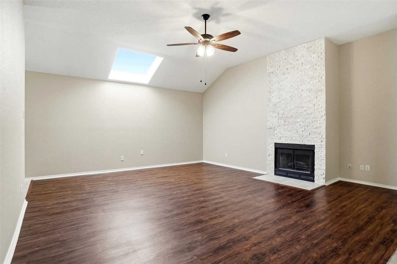 6701 Driffield Cir W - Photo 7 of 15