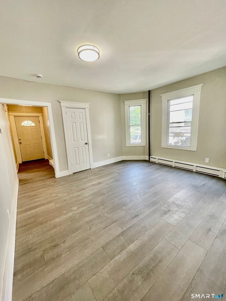 42 Cabot St - Photo 5 of 21