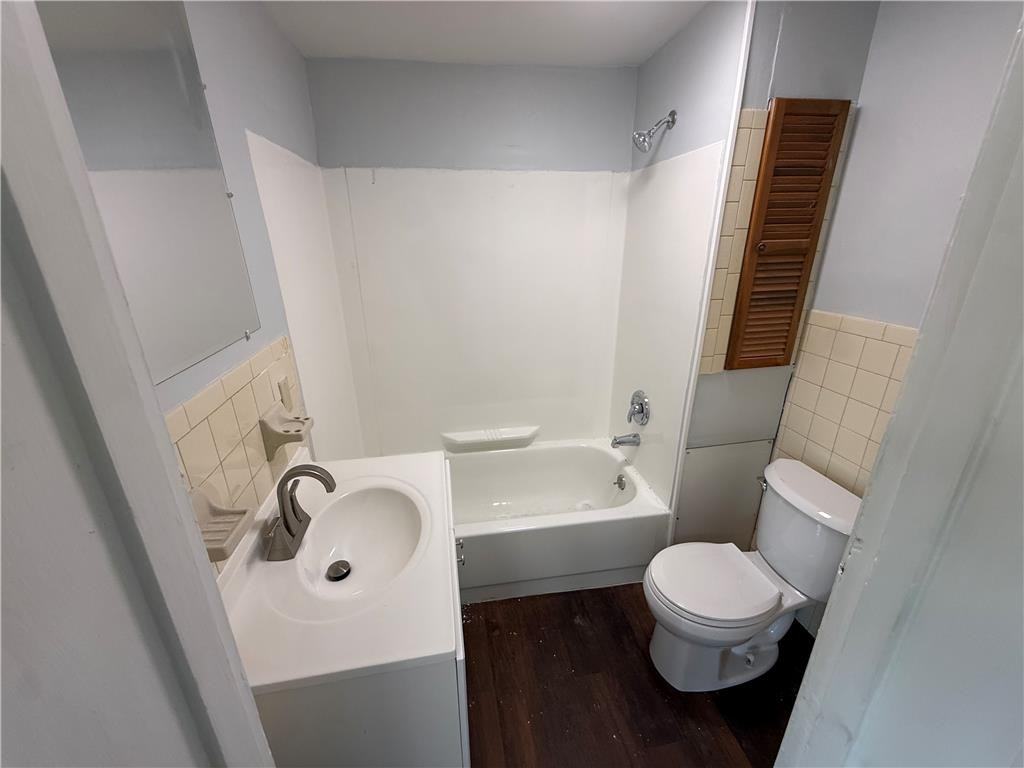 901 Hayes St ##4 - Photo 4 of 8