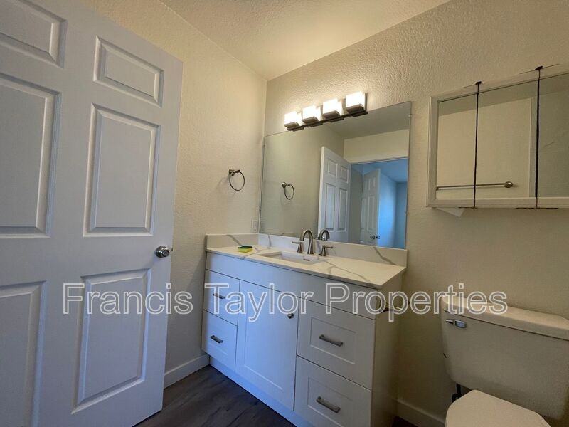 412 Plymouth Dr #12 - Photo 6 of 10