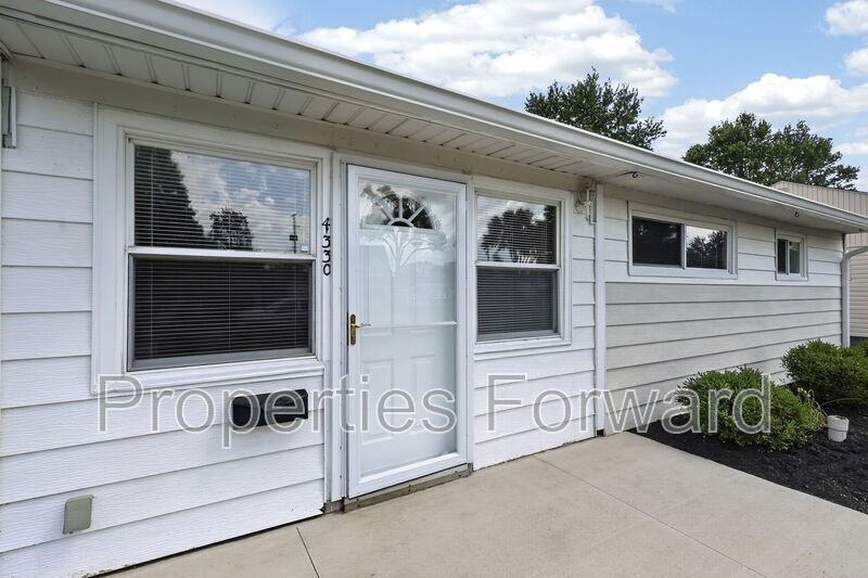 4330 Joseph St - Photo 4 of 38