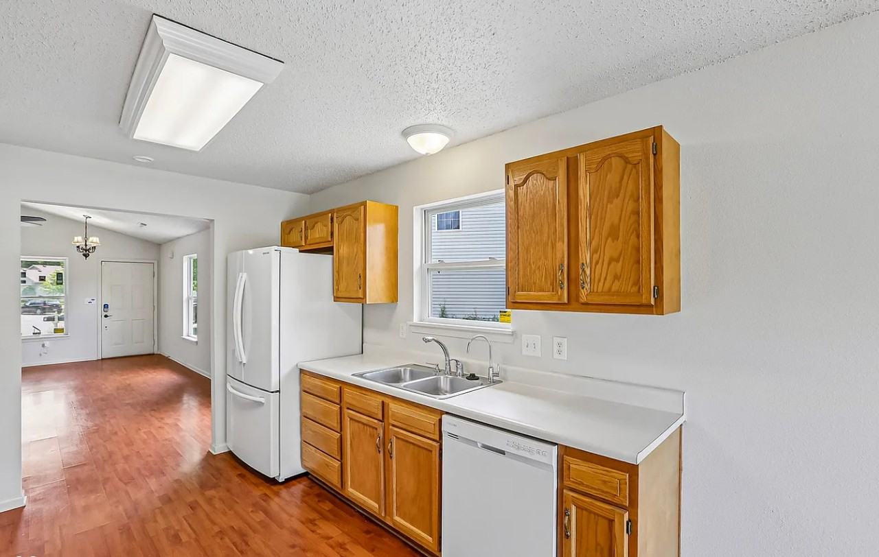 2943 Royal Oaks Crest - Photo 3 of 12