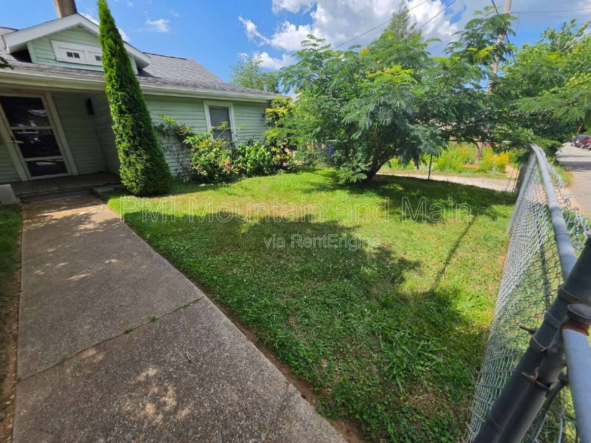 161 Logan Ave - Photo 2 of 10