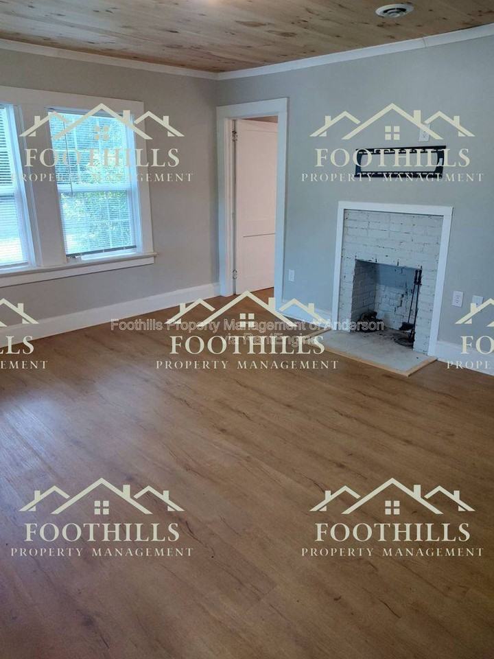 1905 Marett Rd - Photo 2 of 10