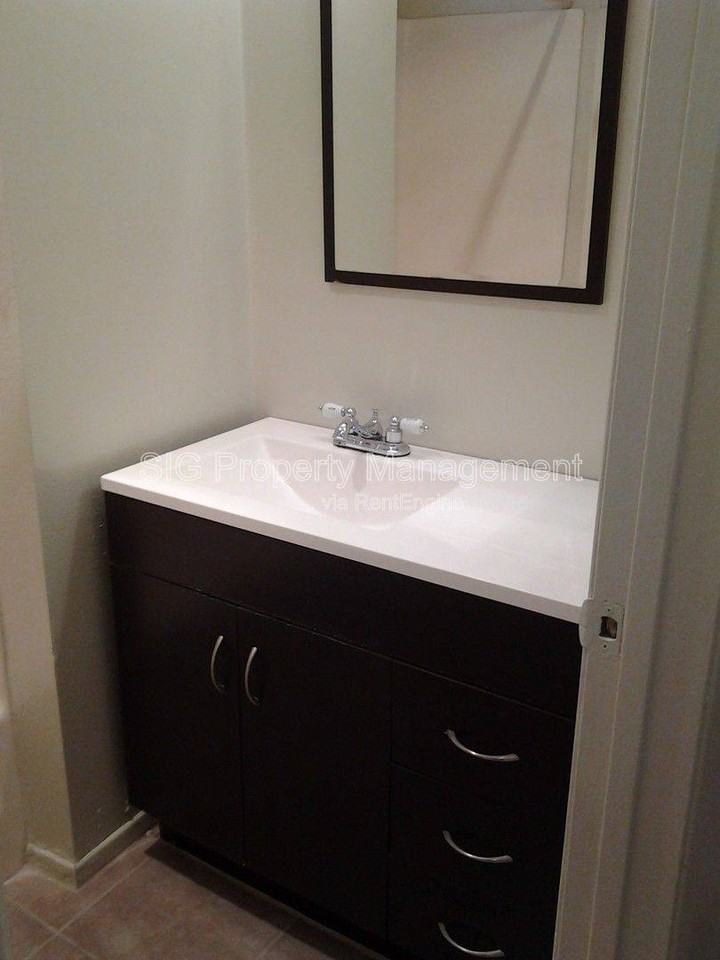 405 W Alameda Ave #H - Photo 3 of 8