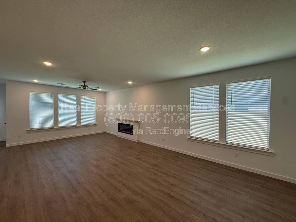 2902 134th St - Photo 3 of 10