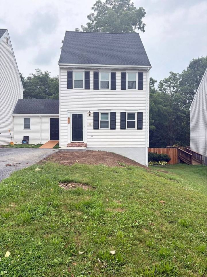 673 S Cedar St - Photo 2 of 10
