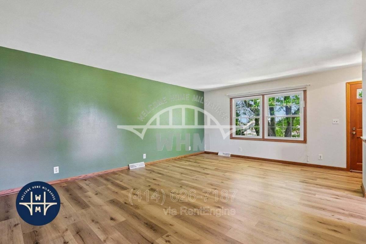 3559 S 33rd St - Photo 2 of 10