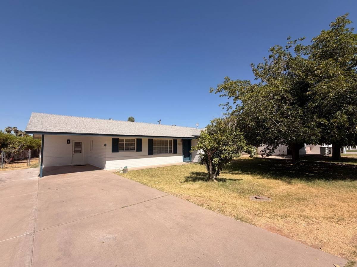 3416 N 43rd Pl - Photo 2 of 10
