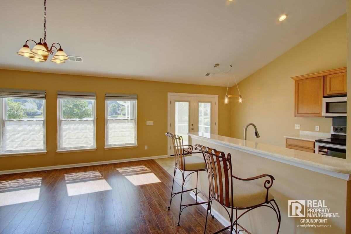 97 Avonshire Dr - Photo 2 of 10